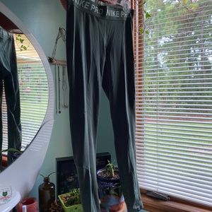 super cute green nike pro yoga pants